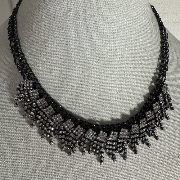 Black chainmail vibe necklace with sparkly clusters rhinestones - Picture 3 of 8